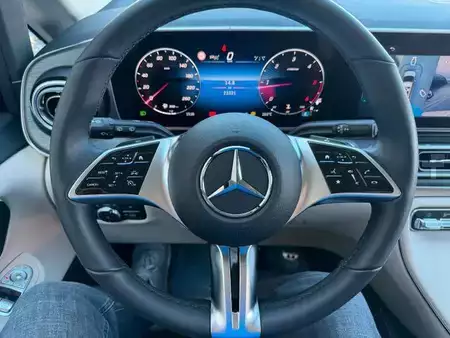 Ostatní 2025 Mercedes-Benz V 220 d AVA AMG AHK2,5to DISTRONIC 360Kamera (16)