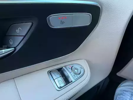 Ostatní 2025 Mercedes-Benz V 220 d AVA AMG AHK2,5to DISTRONIC 360Kamera (19)