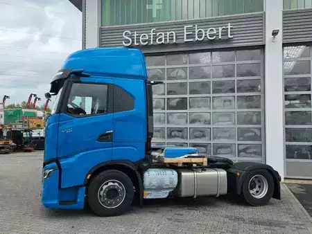 Overige 0 Iveco S-Way AS440S50T/P LED Standklima 2 Stück (5)