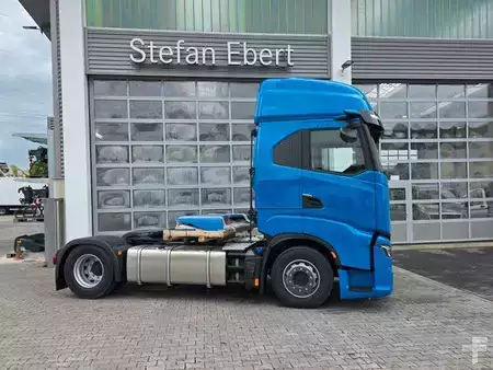 Overige 0 Iveco S-Way AS440S50T/P LED Standklima 2 Stück (6)