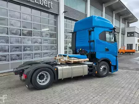 Overige 0 Iveco S-Way AS440S50T/P LED Standklima 2 Stück (8)