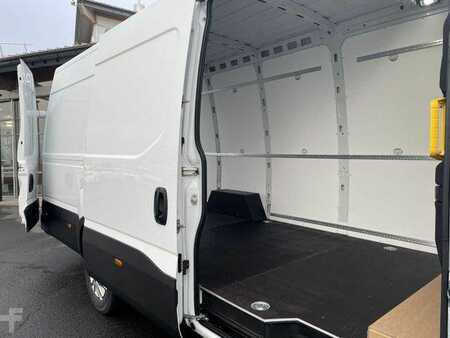 Iveco Daily 35S18 A8 3.0L *AHK*Automatik*LED*Standh*