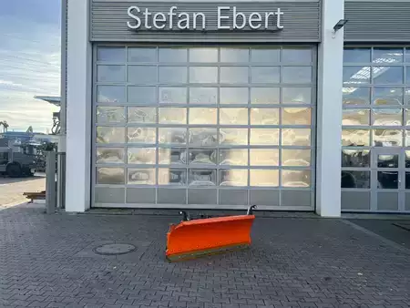 Ostatní 2019 Tuchel SK-F 180 Schneeschild / Kramer 5040 / 2019 (1)