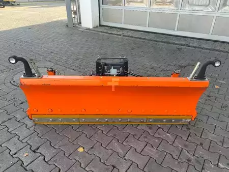 Ostatní 2019 Tuchel SK-F 180 Schneeschild / Kramer 5040 / 2019 (2)