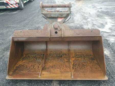Pozostałe 0 [div] Hydraulischer Grabenräumlöffel / schwenkbar OQ80 (1)