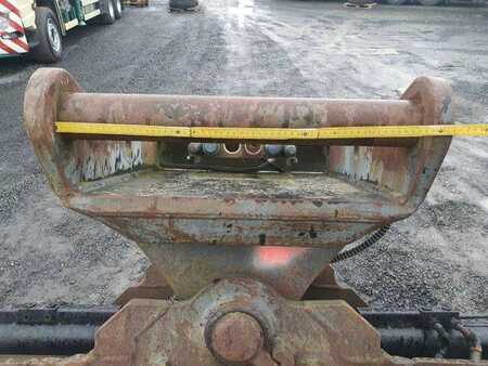 Pozostałe 0 [div] Hydraulischer Grabenräumlöffel / schwenkbar OQ80 (11)