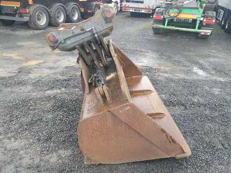 Pozostałe 0 [div] Hydraulischer Grabenräumlöffel / schwenkbar OQ80 (7)