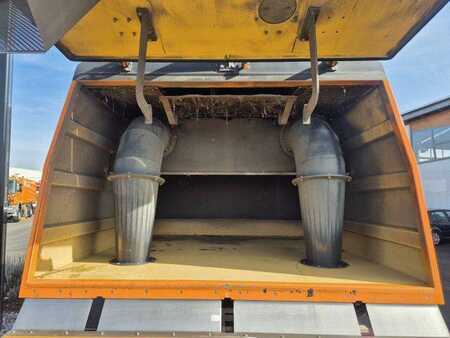 Other 2013 Mercedes-Benz Axor 2024 L Schmidt Airportsweeper AS 990 (9)