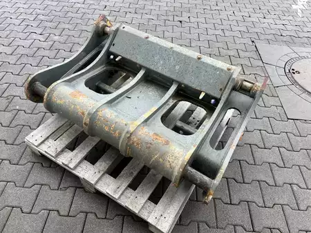 Osprzęt 0 Liebherr Radlader Schnellwechsler passend L556 (6)