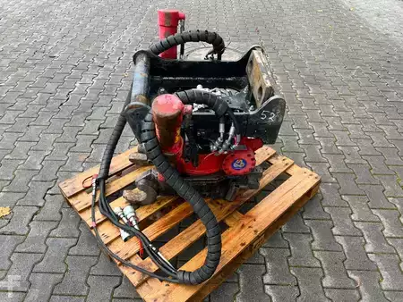 Attachments 2013 Indexator RT40 / Rototilt R4 / MS10 Sandwich / 2013 (13)