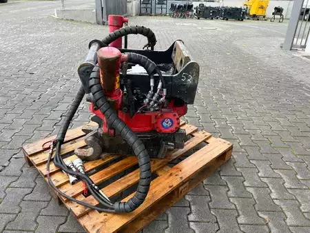Attachments 2013 Indexator RT40 / Rototilt R4 / MS10 Sandwich / 2013 (14)