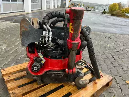 Attachments 2013 Indexator RT40 / Rototilt R4 / MS10 Sandwich / 2013 (6)