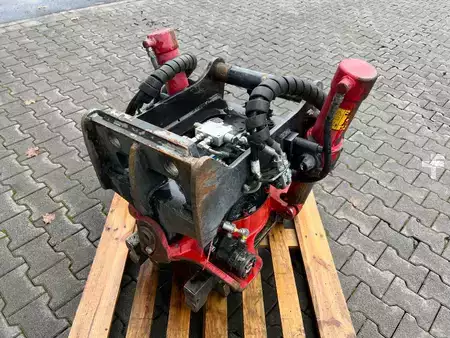 Attachments 2013 Indexator RT40 / Rototilt R4 / MS10 Sandwich / 2013 (7)