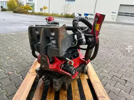 Attachments 2013 Indexator RT40 / Rototilt R4 / MS10 Sandwich / 2013 (8)