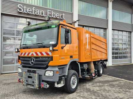 Sonstige 2005 Mercedes-Benz Actros 2032 A 4x4 Bucher STKF 9500 Airport (1)