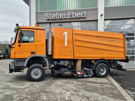 Sonstige 2005 Mercedes-Benz Actros 2032 A 4x4 Bucher STKF 9500 Airport (4)