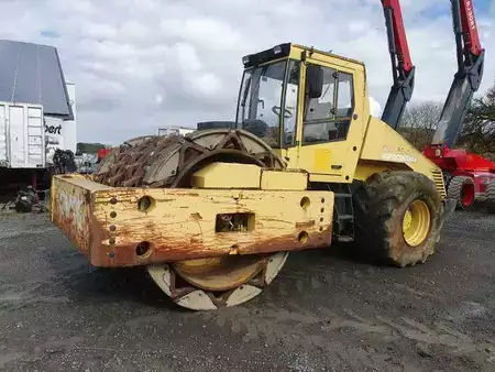 Compactador monocilíndrico 2001 BOMAG BW 225 D-3 / 2001 / nur 3.824h! / Variocontrol (1)