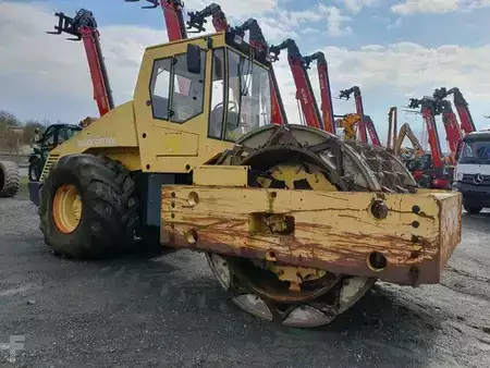 Compactador monocilíndrico 2001 BOMAG BW 225 D-3 / 2001 / nur 3.824h! / Variocontrol (7)