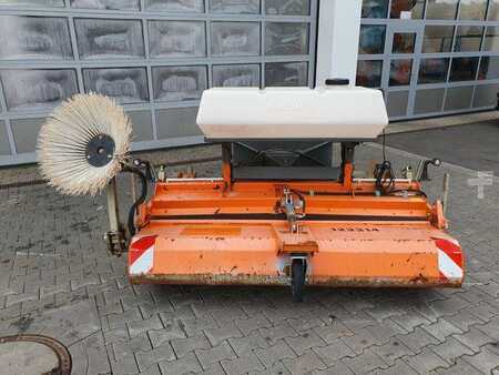 Acessórios 2020 Bema 25 Dual Kehrmaschine / 2.050 mm / 2020 (3)