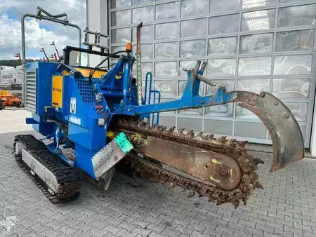 Pozostałe 2020 [div] LIAB Grabenmeister GM4 Raupe / nur 1.133h / 2020 (11)