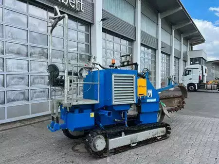 Pozostałe 2020 [div] LIAB Grabenmeister GM4 Raupe / nur 1.133h / 2020 (3)