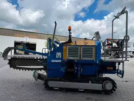 Pozostałe 2020 [div] LIAB Grabenmeister GM4 Raupe / nur 1.133h / 2020 (7)