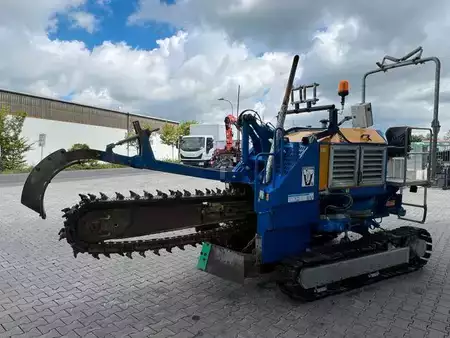 Pozostałe 2020 [div] LIAB Grabenmeister GM4 Raupe / nur 1.133h / 2020 (8)