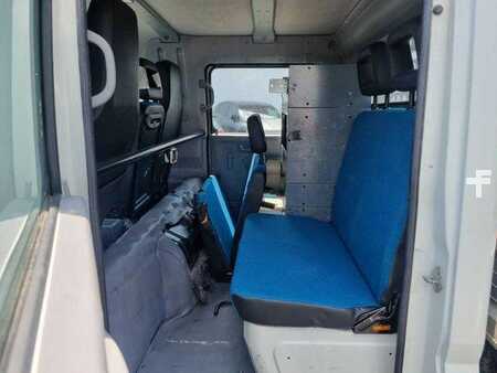 Ostatní 2015 Fuso Mitsubishi Canter 7C15D DoKa 5 Sitze AHK (13)