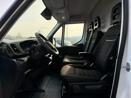 Pozostałe 0 Iveco Daily 35S16 A8 *R4.100mm*Automatik*Kamera*3x (11)