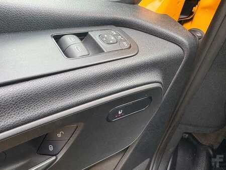 Övrigt 2023 Mercedes-Benz eSprinter 312 DHL Regal KEP-Ausbau (16)