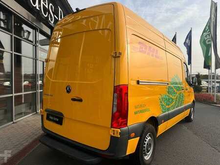 Övrigt 2023 Mercedes-Benz eSprinter 312 DHL Regal KEP-Ausbau (4)