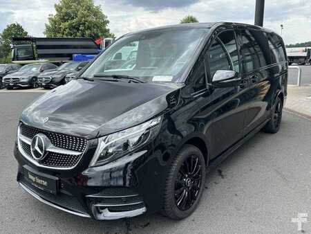 Muut 2023 Mercedes-Benz V 300 d 4MATIC EXCLUSIVE AMG Panorama DISTRONIC (3)