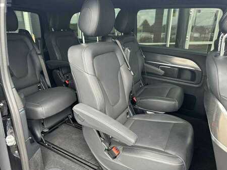 Muut 2023 Mercedes-Benz V 300 d 4MATIC EXCLUSIVE AMG Panorama DISTRONIC (8)