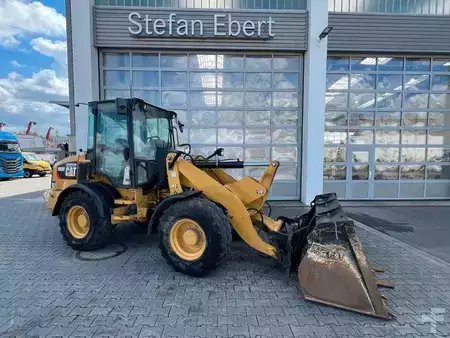 Cargadoras de ruedas 2015 Caterpillar 908M / 2.644h / Gabel / Schaufel (1)