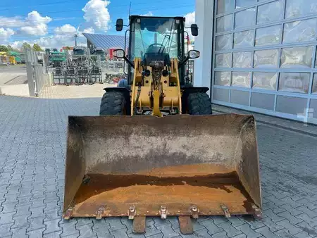 Cargadoras de ruedas 2015 Caterpillar 908M / 2.644h / Gabel / Schaufel (10)