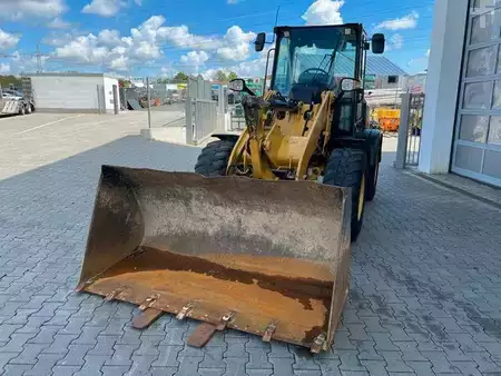 Cargadoras de ruedas 2015 Caterpillar 908M / 2.644h / Gabel / Schaufel (9)