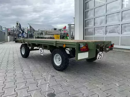 Outro 2018 Pefra Anhänger 3100 / Länge: 2,55 m / 2.810 kg / 2018 (4)