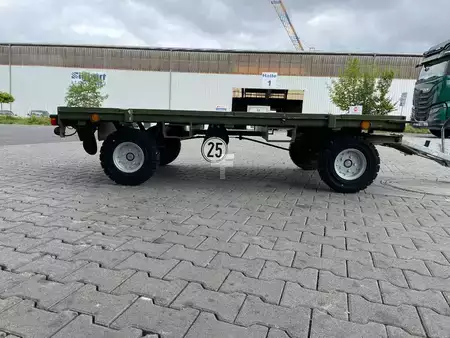 Outro 2018 Pefra Anhänger 3100 / Länge: 2,55 m / 2.810 kg / 2018 (7)