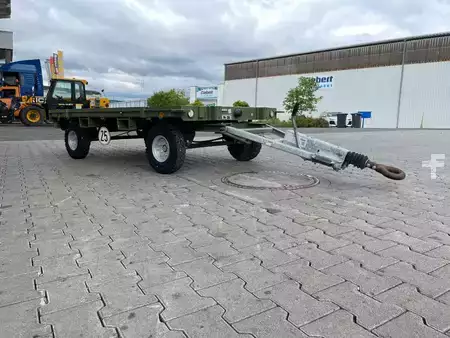 Outro 2018 Pefra Anhänger 3100 / Länge: 2,55 m / 2.810 kg / 2018 (8)