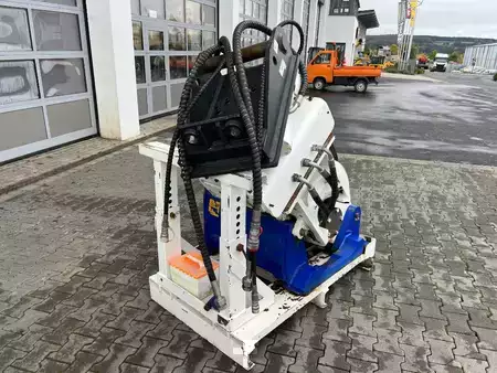 Příkopové frézy 2020 [div] KEMROC EXR 60 HD Flächenfräse / Asphaltfräse MS10 (4)