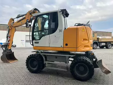 Mobilbagger 2019 Liebherr A 910 C Litronic / 2.381h / SW33 (7)