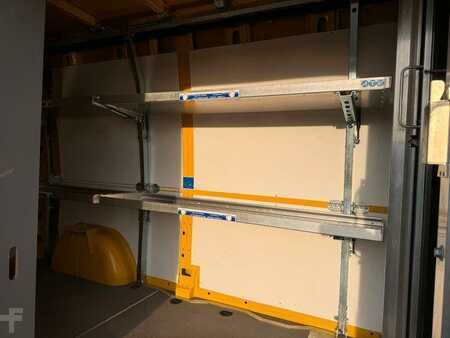 Övrigt 2024 Mercedes-Benz eSprinter 312 DHL Regal KEP-Ausbau (10)