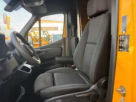 Övrigt 2024 Mercedes-Benz eSprinter 312 DHL Regal KEP-Ausbau (12)