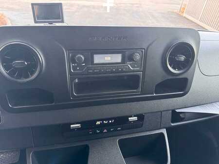 Övrigt 2024 Mercedes-Benz eSprinter 312 DHL Regal KEP-Ausbau (13)