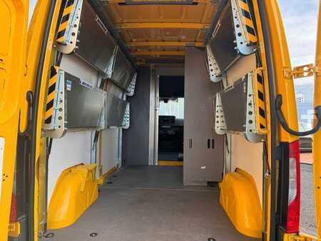 Övrigt 2024 Mercedes-Benz eSprinter 312 DHL Regal KEP-Ausbau (7)