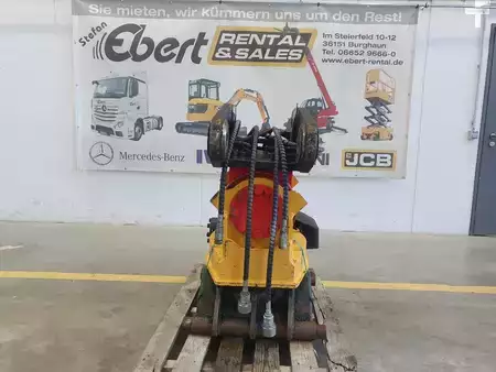 Accessoires 2016 Rädlinger Schwenkrotator CAT M318 / CW 40 / 2016 (10)