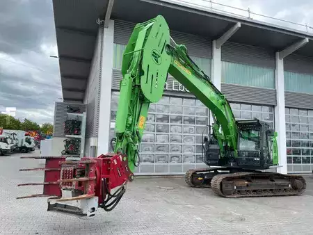 Mobilbagger 2021 Hitachi ZX225USLC-6 / 1.690h / OQ65 / Greifersäge (14)