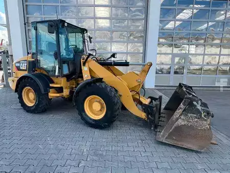 Cargadoras de ruedas 2016 Caterpillar 908M / 1.554h / Gabel / Schaufel (2)