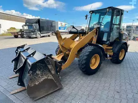 Cargadoras de ruedas 2016 Caterpillar 908M / 1.554h / Gabel / Schaufel (9)