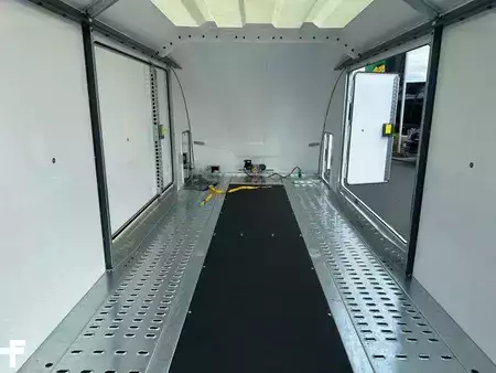 Overige 0 Brian James Race Sport / Länge: 5,03 m / 3.000 kg (9)